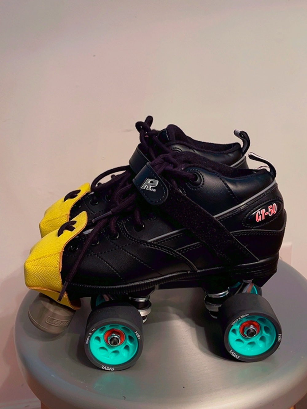 Sure-Grip GT-50 Quad Roller Skates Black Women’s Size 6